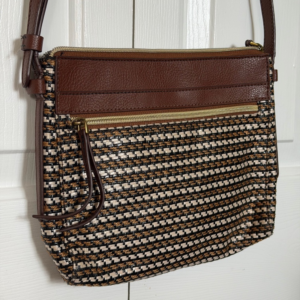 Fossil Brown Woven Crossbody Bag with Cream and Black Pattern